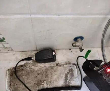 都兰屋顶漏水维修公司分享下卫生间漏水的危害及解决方法